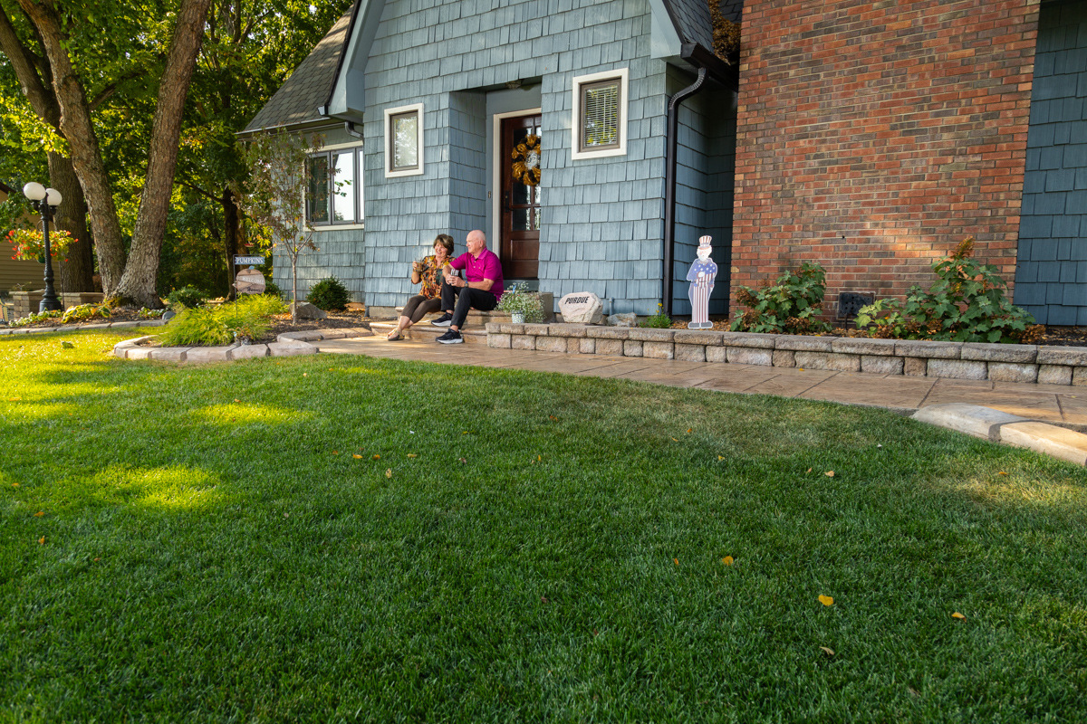 client family happy home nice lawn 3