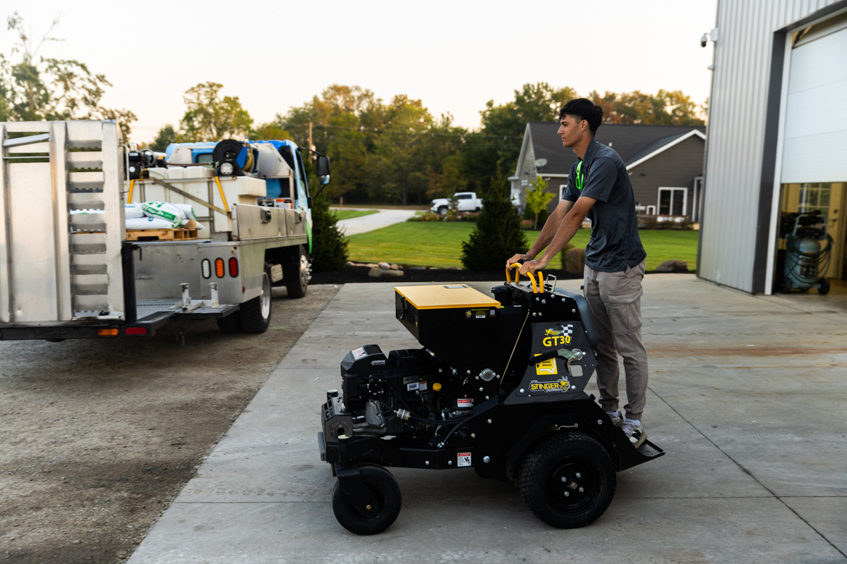 ride on aerator crew equipment